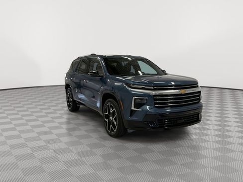 Used 2026 Chevrolet Traverse High Country w/ LPO, Floor Liner Package AWD/4WD image 2