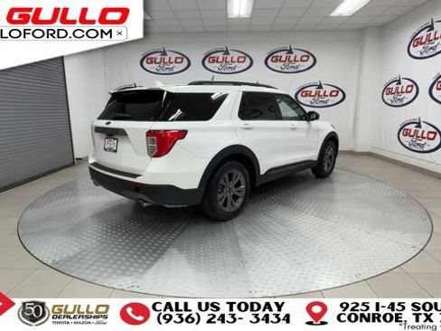 Certified 2022 Ford Explorer XLT w/ Equipment Group 202A RWD image 8