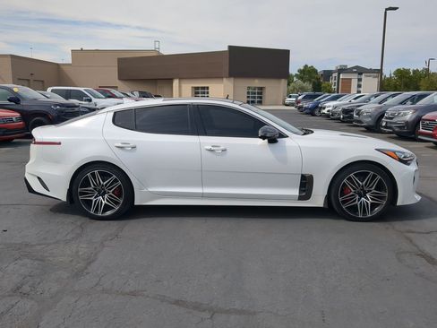 Used 2022 Kia Stinger GT2 RWD image 2