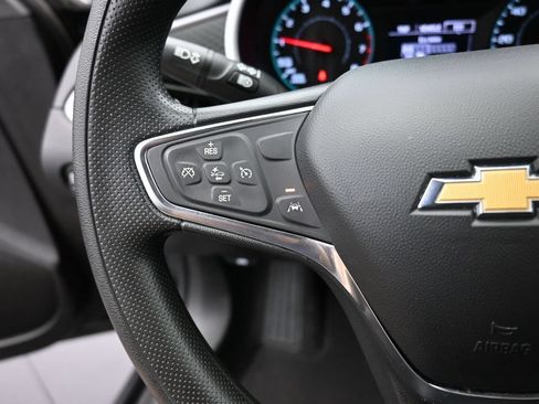 Used 2025 Chevrolet Malibu LT FWD image 3
