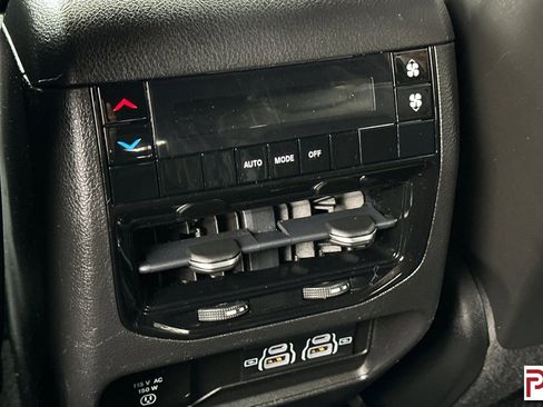 Used 2022 Jeep Grand Cherokee L Laredo image 14