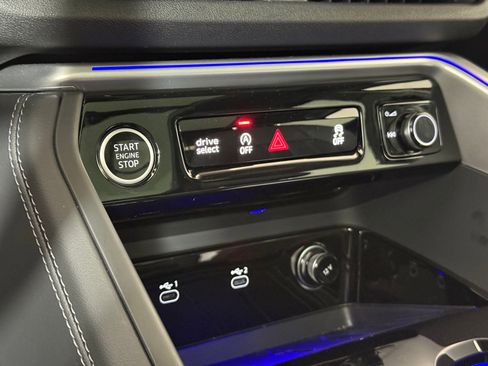 Certified 2025 Audi Q5 Premium w/ Convenience Package image 28