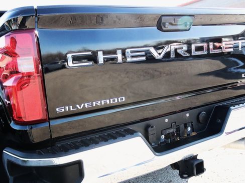 Used 2023 Chevrolet Silverado 3500 LTZ w/ LTZ Convenience Package image 26