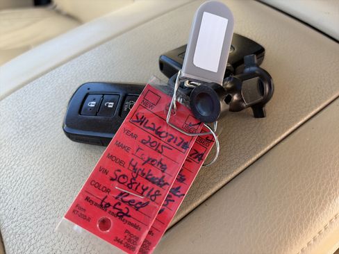 Used 2015 Toyota Highlander XLE AWD/4WD image 36