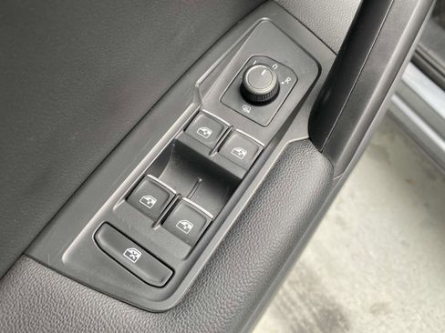 Used 2021 Volkswagen Tiguan S image 16