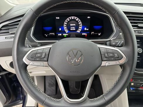 Used 2022 Volkswagen Tiguan SE image 16