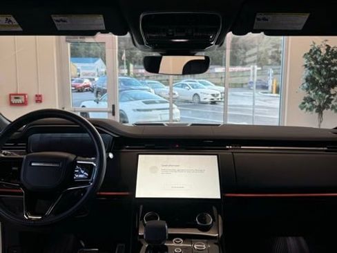 Used 2023 Land Rover Range Rover Sport SE Dynamic image 12