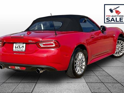 Used 2018 FIAT 124 Spider Classica w/ Technology & Siriusxm Group RWD image 13