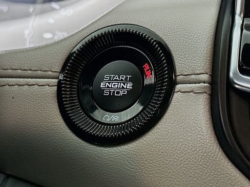 Certified 2024 Jeep Compass Limited image 22