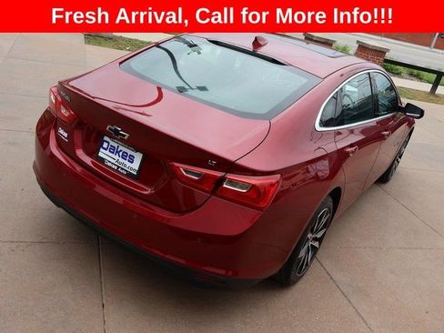 Certified 2018 Chevrolet Malibu LT w/ Leather Package FWD image 5
