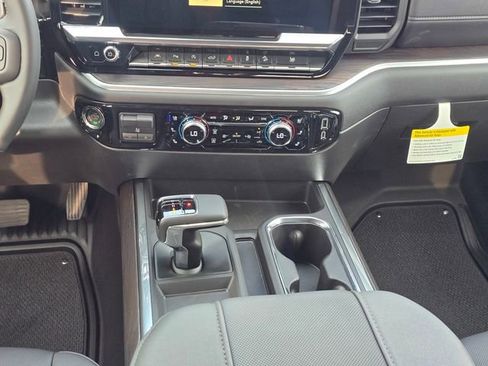 New 2026 GMC Sierra 1500 SLT image 15