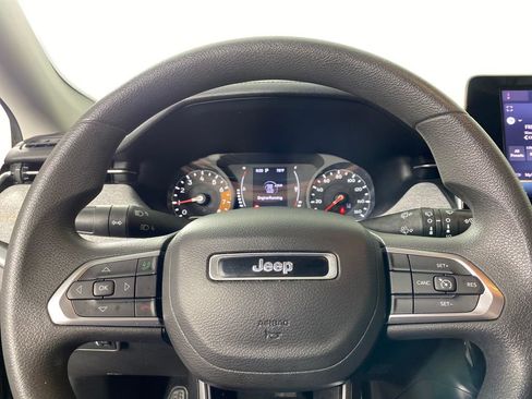 Used 2022 Jeep Compass Sport image 12