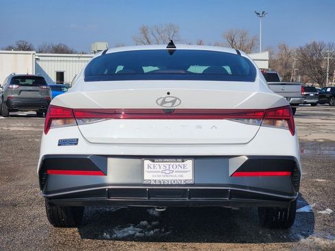 Used 2025 Hyundai Elantra SEL FWD image 6