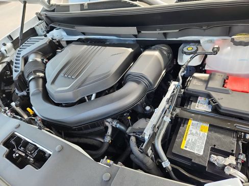 New 2025 Chevrolet Traverse LT w/ Driver Confidence Package FWD image 14