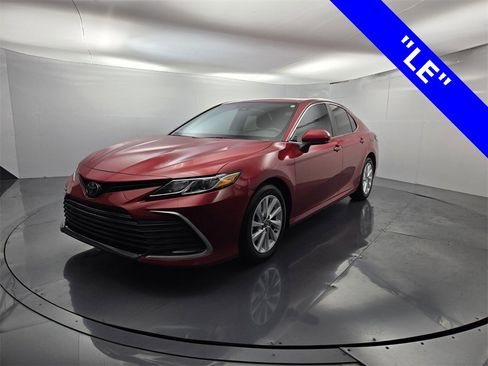 Used 2024 Toyota Camry LE image 4