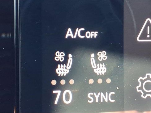 Certified 2024 Volkswagen Atlas Cross Sport SE image 25
