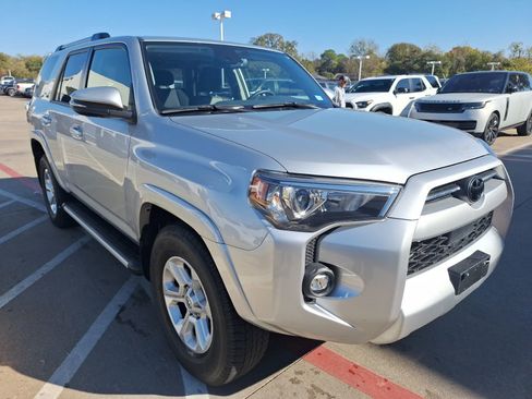 Used 2022 Toyota 4Runner SR5 Premium image 8