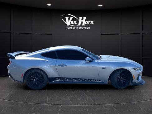 Used 2024 Ford Mustang GT RWD image 8