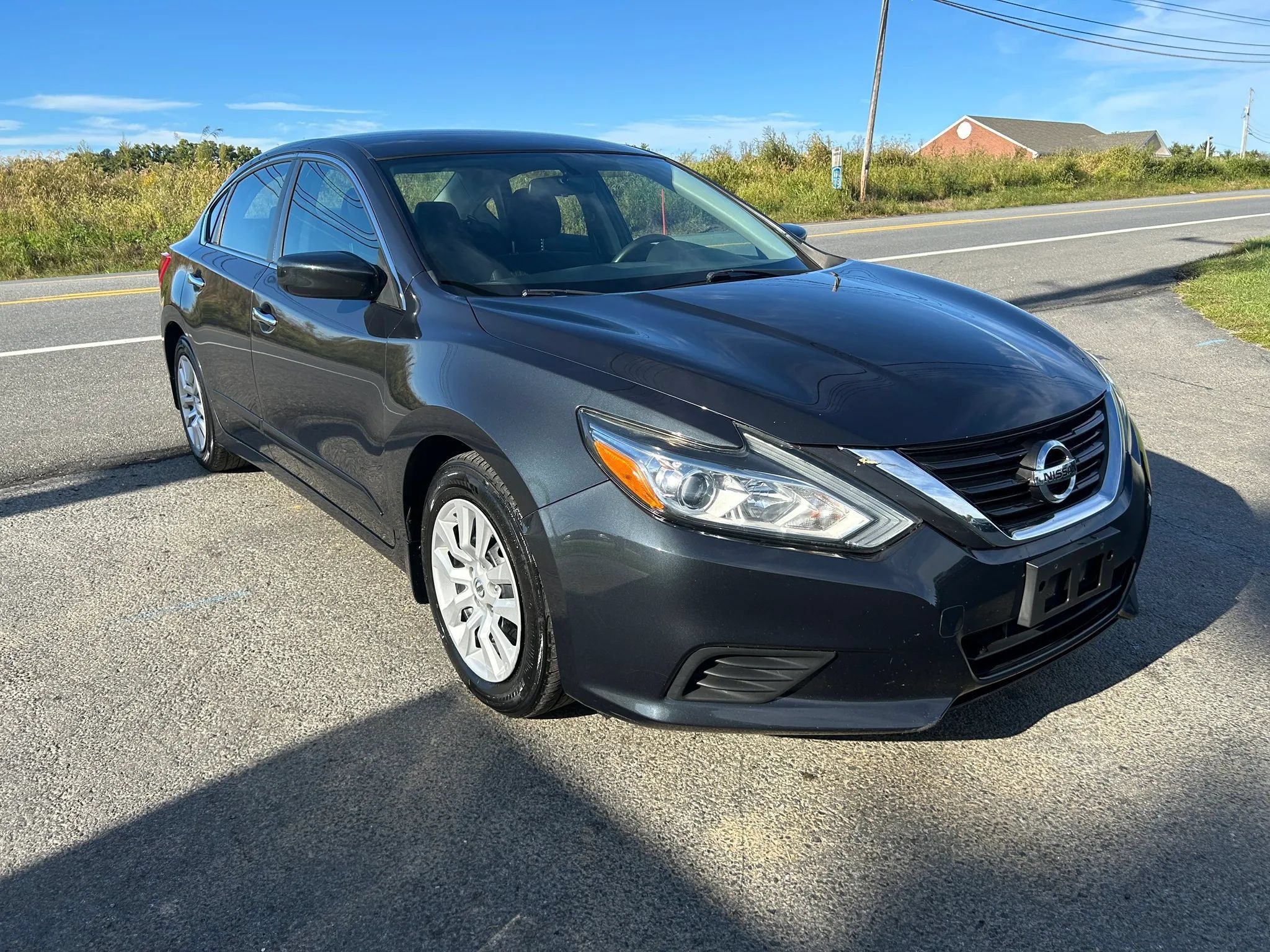 Used 2017 Nissan Altima 2.5 S w/ Power Driver Seat Package FWD image 4