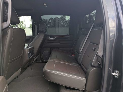 Used 2024 GMC Sierra 2500 Denali w/ Denali Reserve Package AWD/4WD image 15