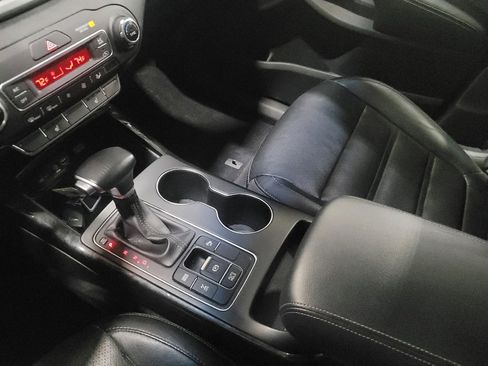 Used 2019 Kia Sorento EX image 26