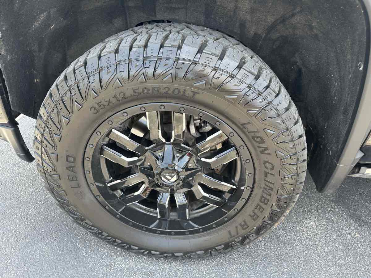 Used 2022 Chevrolet Silverado 2500 High Country w/ Safety Package II AWD/4WD image 8