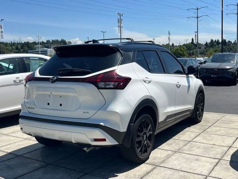 Used 2023 Nissan Kicks SR w/ SR Premium Package FWD image 6