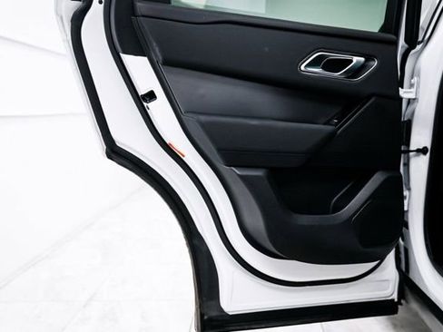 Used 2025 Land Rover Range Rover Velar Dynamic SE image 24