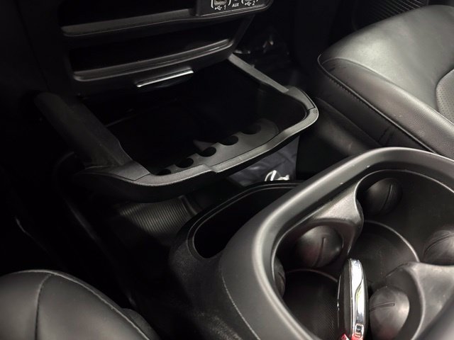 Used 2025 Chrysler Pacifica Select FWD image 43