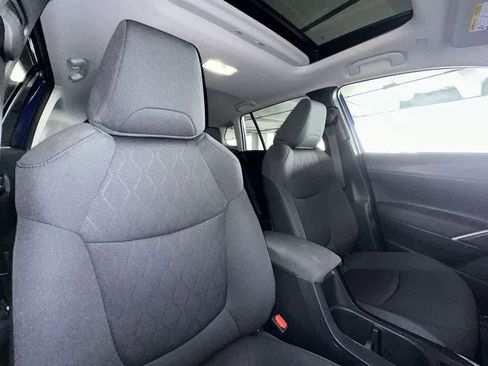 Used 2025 Toyota Corolla Cross LE FWD image 27