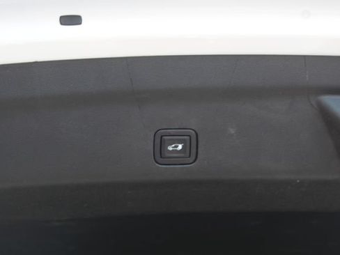 Used 2021 Chevrolet Tahoe Z71 w/ Rear Media and Nav Package AWD/4WD image 7