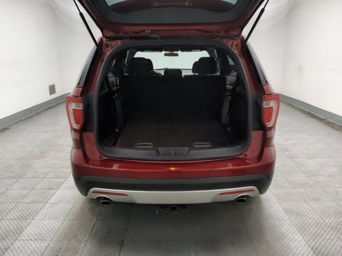 Used 2017 Ford Explorer XLT AWD/4WD image 29
