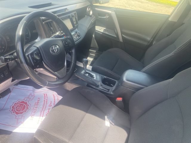 Used 2018 Toyota RAV4 XLE AWD/4WD image 16