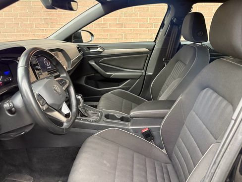 Used 2024 Volkswagen Jetta Sport FWD image 9