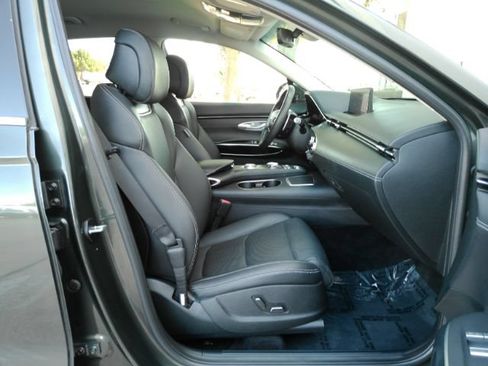 Used 2025 Genesis GV70 2.5T AWD/4WD image 19