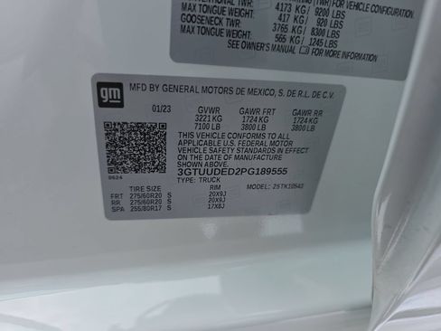 Used 2023 GMC Sierra 1500 SLT AWD/4WD image 38