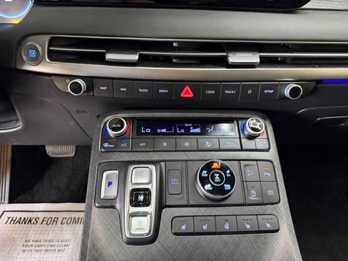 Used 2024 Hyundai Palisade Limited AWD/4WD image 27