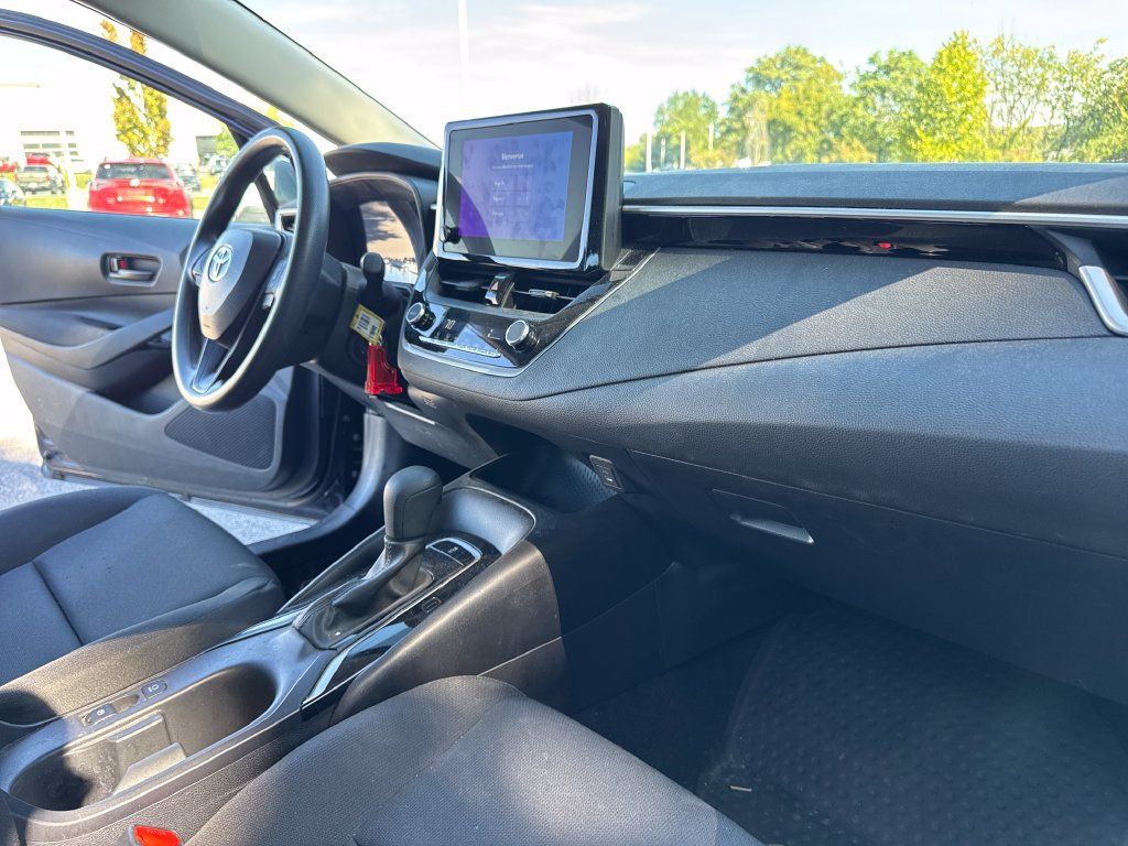 Used 2024 Toyota Corolla LE FWD image 31