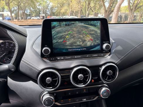 Used 2025 Nissan Sentra SV image 17