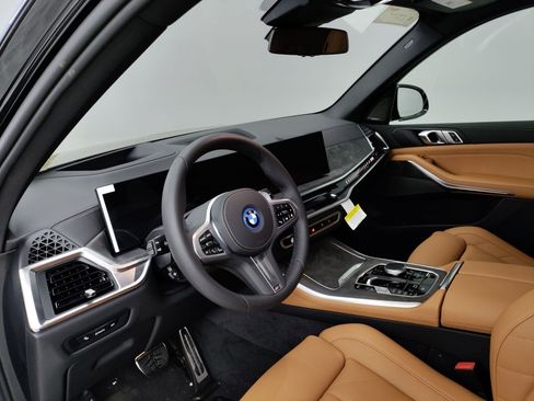 New 2026 BMW X5 xDrive50e w/ M Sport Package image 14