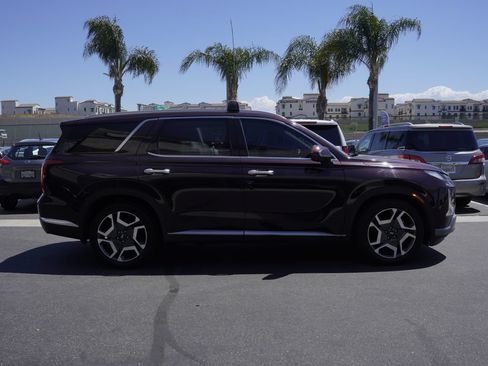 Used 2023 Hyundai Palisade Limited FWD image 3