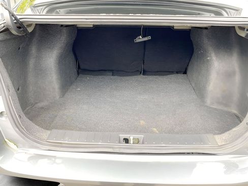 Used 2021 Nissan Versa SV FWD image 7
