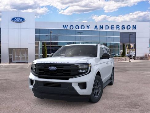 New 2026 Ford Expedition Active AWD/4WD image 2