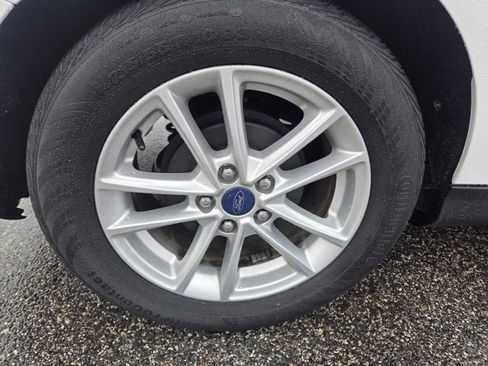 Used 2018 Ford Focus SE w/ Cold Weather Package image 28