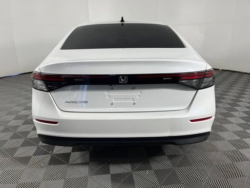 Used 2025 Honda Accord SE image 10