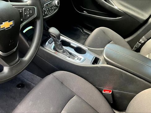 Used 2024 Chevrolet Malibu LT image 16