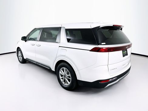 Used 2024 Kia Carnival LX image 5