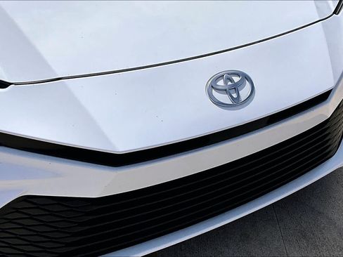 Used 2025 Toyota Camry LE FWD image 58