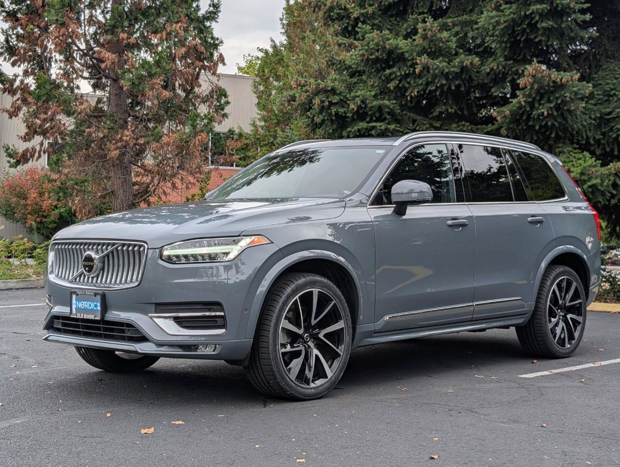 Used 2023 Volvo XC90 B6 Plus w/ Protection Package Premier AWD/4WD image 3