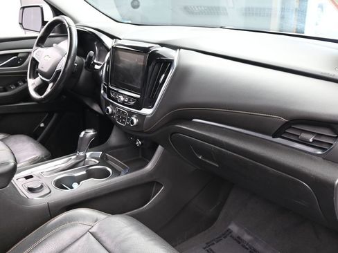 Used 2018 Chevrolet Traverse LT image 47